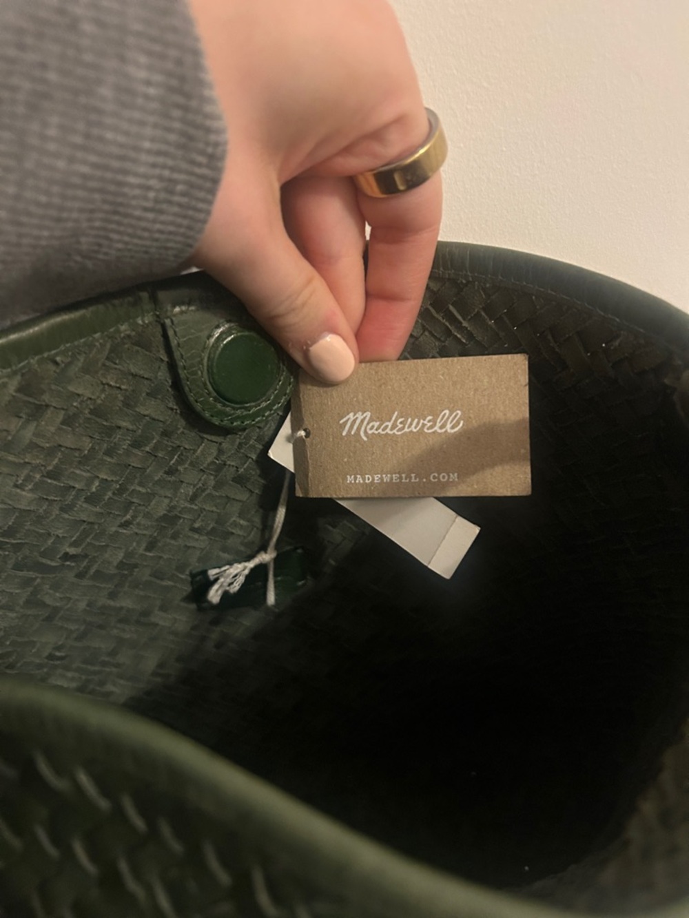 Madewell The Signature Woven Shoulder Bag in Green - Picture 5 of 5